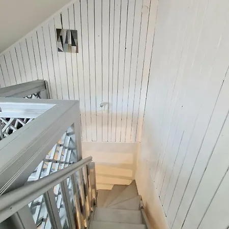 Happy House Apartment