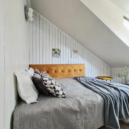 Happy House Apartment *